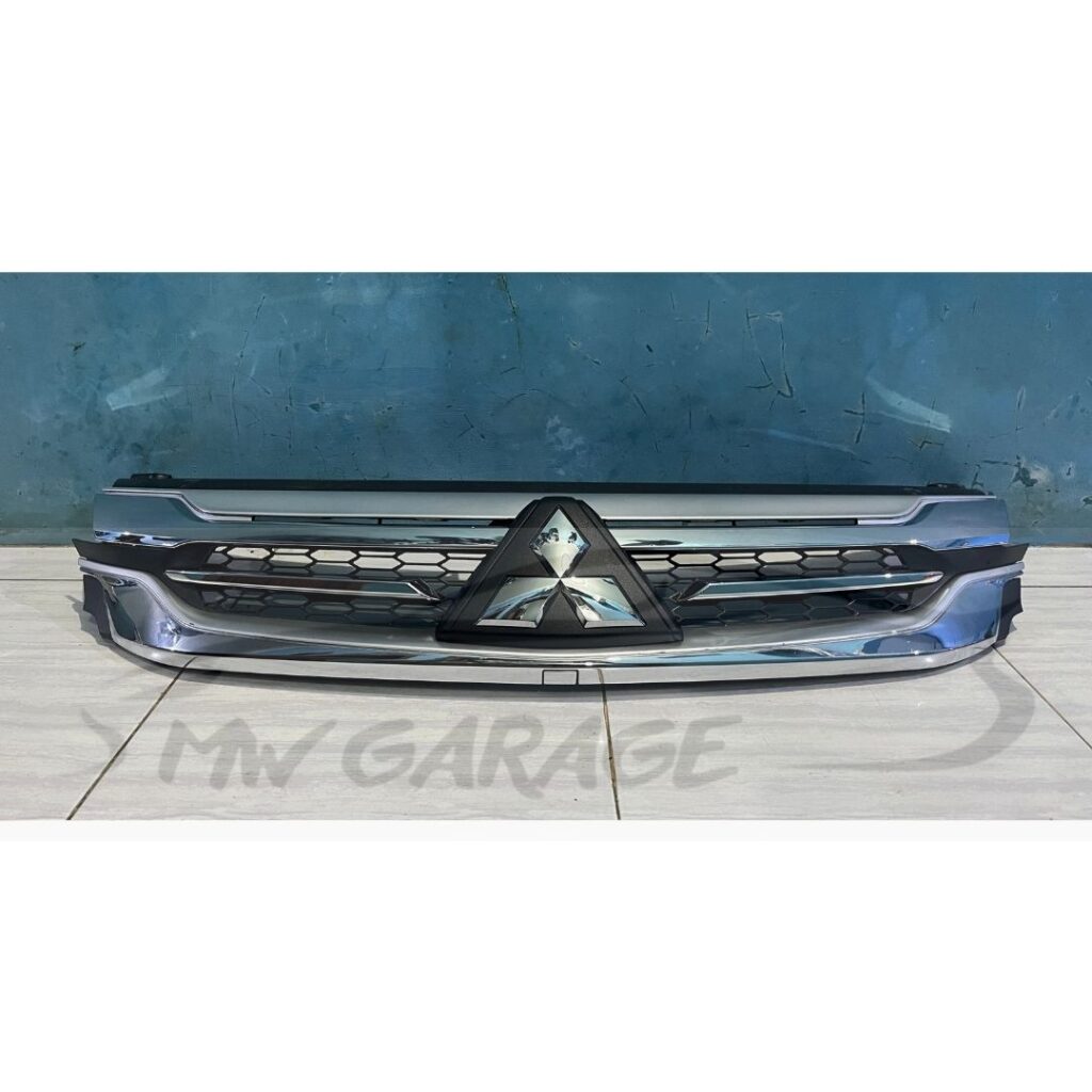 Grill Mitsubishi Pajero all new 2016 2017 2018 2019 2020 Original View 2